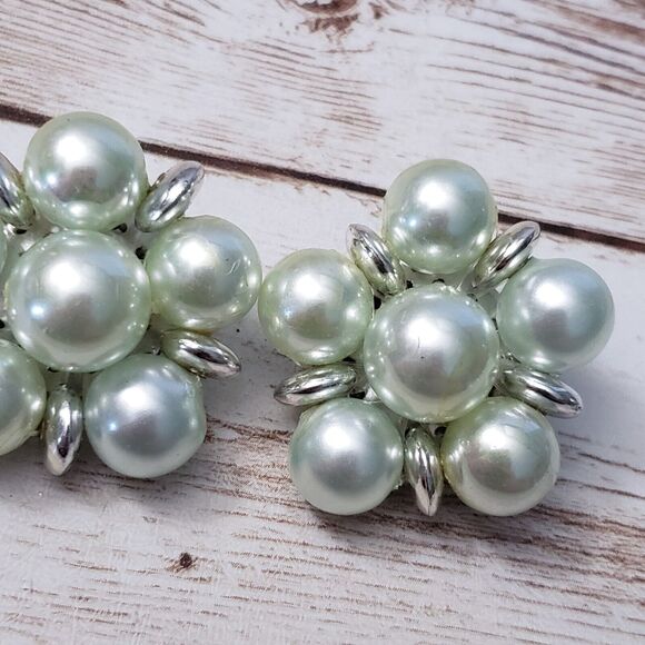 Vintage Clip On Earrings - Light Green Cluster Just Over 1 & 1/8" - Picture 3 of 7